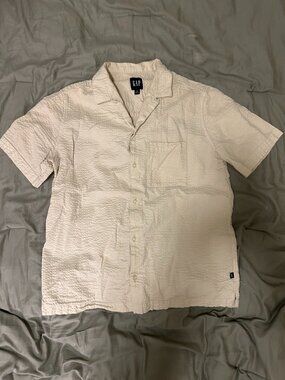 Vintage Gap Short-Sleeved Button Down in Size M